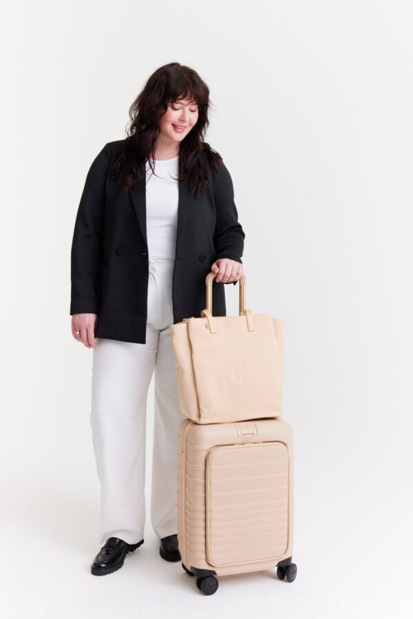 Resale The Commuter Tote in Beige - Image 14
